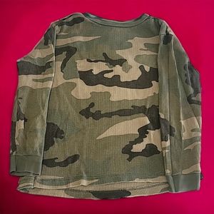 Kids Old Navy size small camo long sleeve